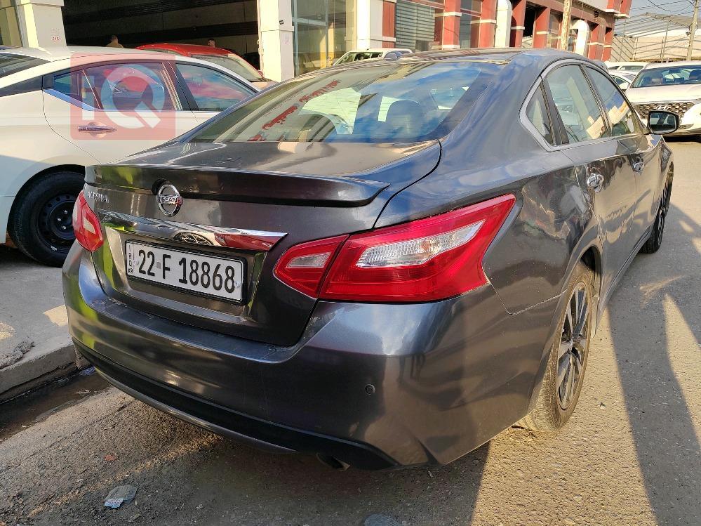 نيسان ألتيما